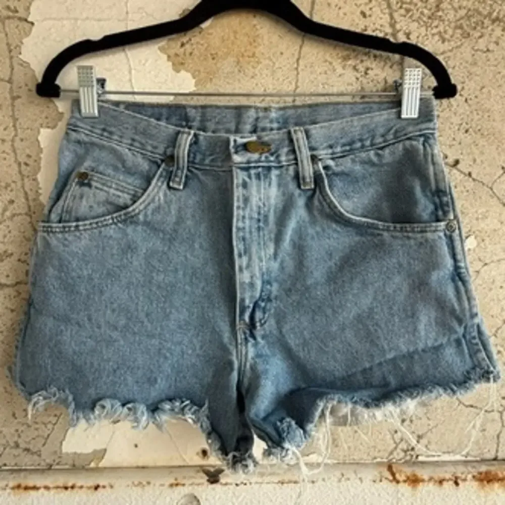 Vintage‎ Wrangler Denim Shorts 90s High Rise Cutoffs Light Blue Wash Womens 29 - Picture 2 of 10